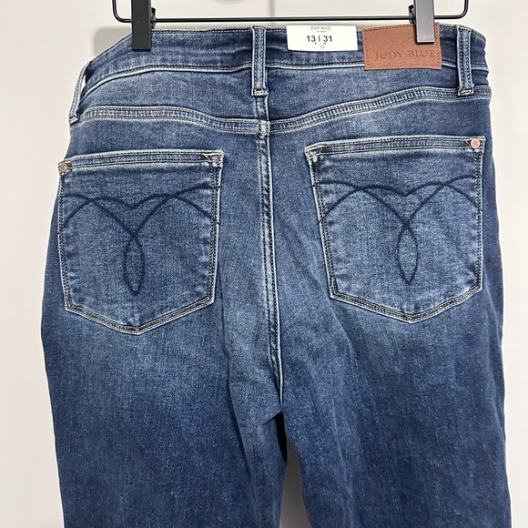 NWT Judy Blue Mid Rise Skinny Jeans Mid Wash - Picture 5 of 7
